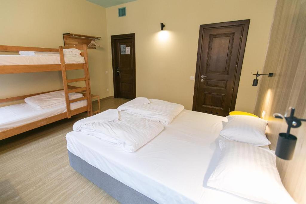 Dream Hostel Lviv Bagian luar foto
